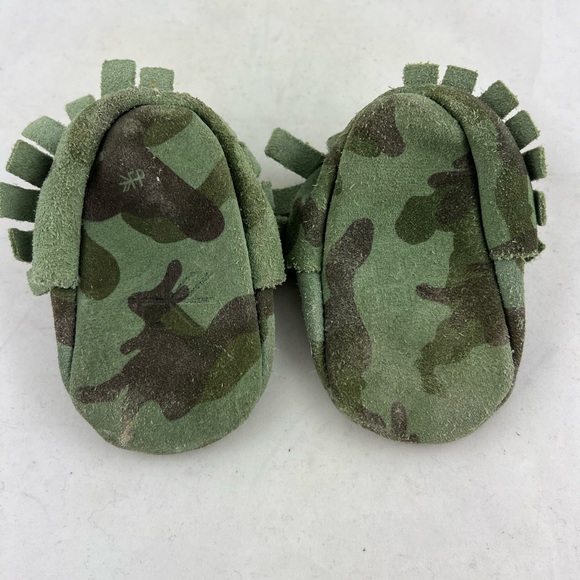 Freshly Picked Camo Soft Baby Moccasin - Picture 2 of 3